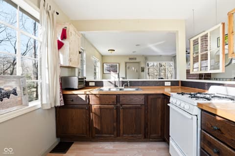 Photo of 427 W Greenwalt Drive, Nineveh, IN