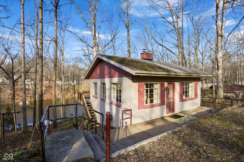 Photo of 427 W Greenwalt Drive, Nineveh, IN