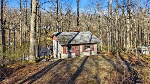 Photo of 427 W Greenwalt Drive, Nineveh, IN