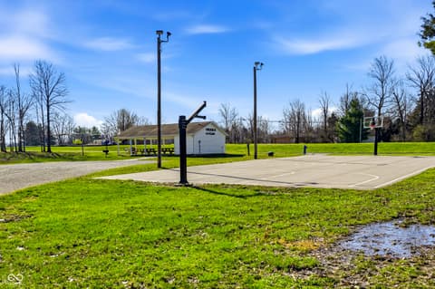 Photo of 427 W Greenwalt Drive, Nineveh, IN