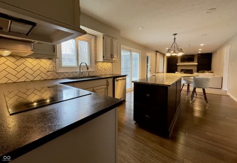 Photo of 1260 Driftwood Drive, Carmel, IN