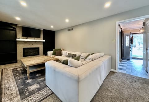 Photo of 1260 Driftwood Drive, Carmel, IN