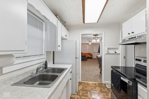 Photo of 154 E Washington Street, Mooresville, IN