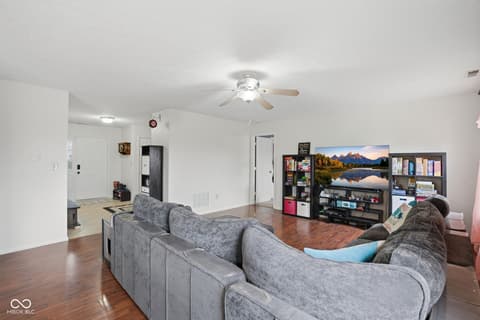 Photo of 69 S Morris Boulevard, Bargersville, IN
