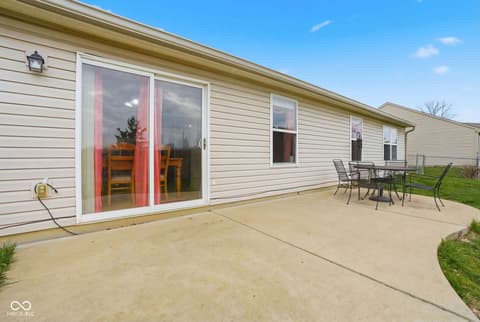 Photo of 69 S Morris Boulevard, Bargersville, IN