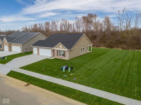 Front exterior at 402 Luellen Way, New Castle, IN