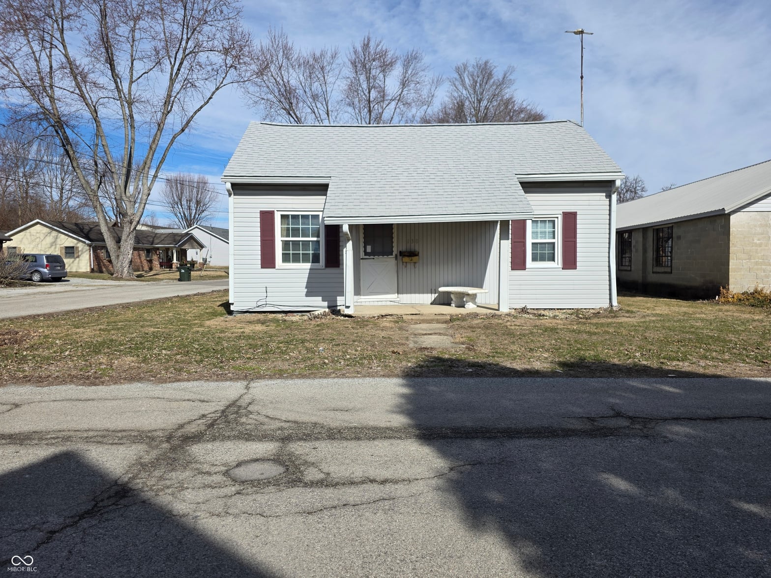 Photo of 138 W Carey Street, Knightstown, IN