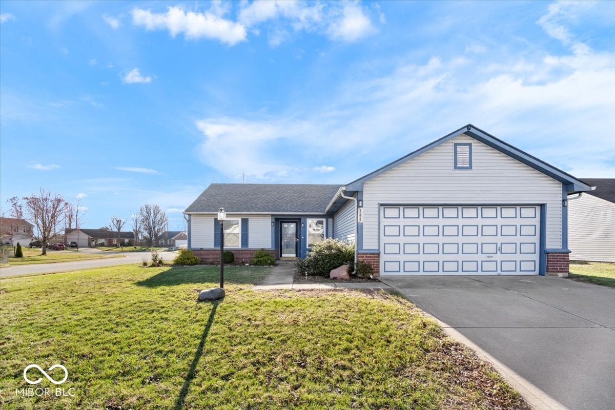 Photo of 141 Brixton Woods Drive E, Pittsboro, IN