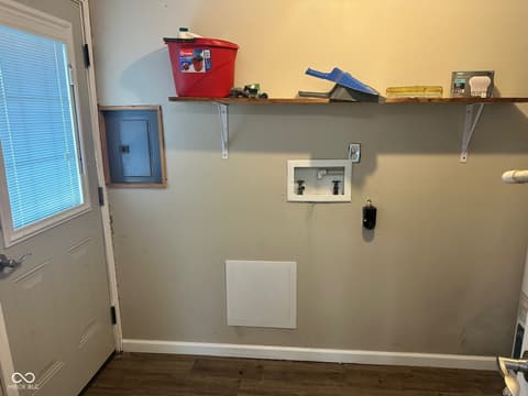 Laundry room at 767 Laymon Avenue, Spencer, IN