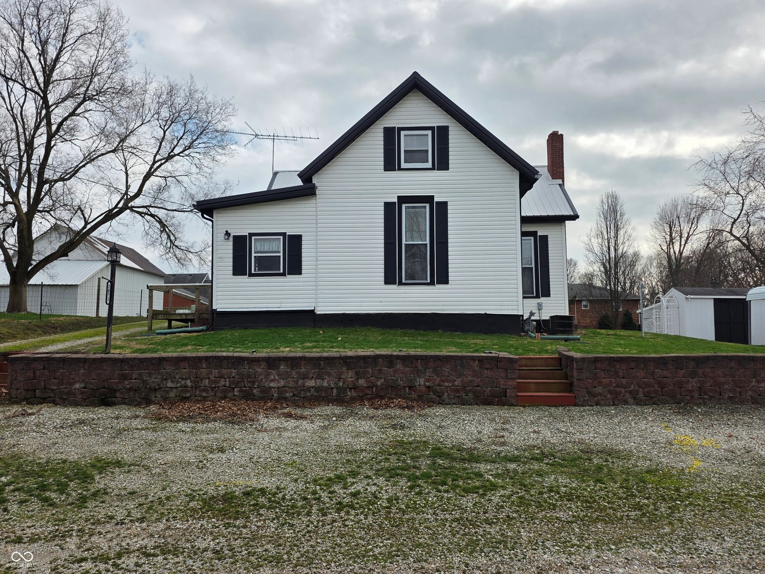 Front exterior at 2871 W High Street, Flat Rock, IN
