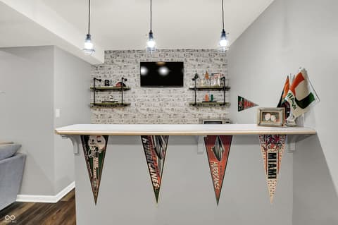 Bar — 2288 Lingerman Court, Avon, IN
