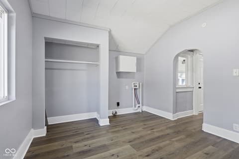 Laundry room at 631 N Spring Street, Greenfield, IN