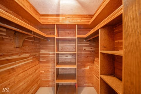 Walk In Closets — 223 Somerville Road, Anderson, IN