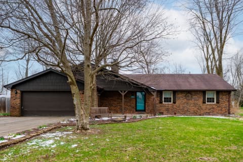 100 E Michelle Lane