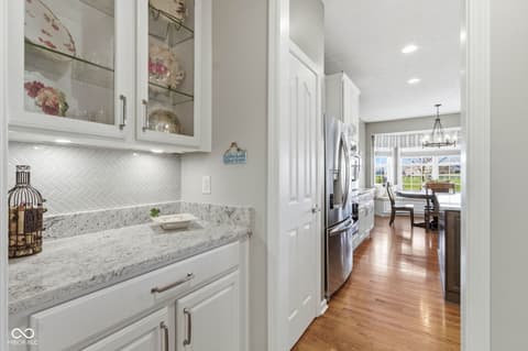 Bar — 13017 Shiraz Lane, Fishers, IN