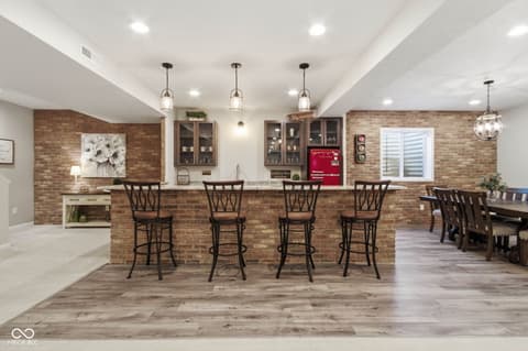 Bar — 13017 Shiraz Lane, Fishers, IN