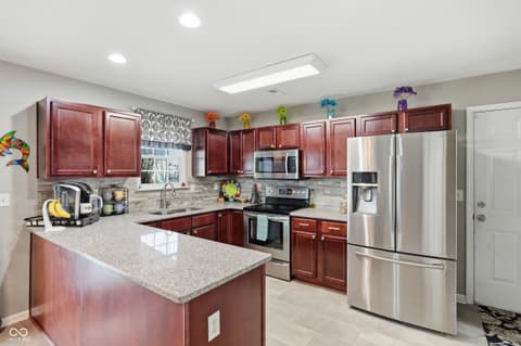 Photo of 3155 Woodhaven Way, Bargersville, IN