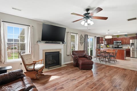 Photo of 3155 Woodhaven Way, Bargersville, IN