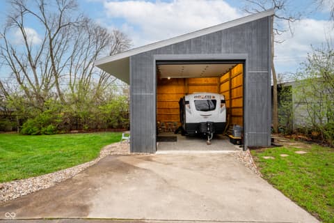 Photo of 2706 W Petty Road, Muncie, IN