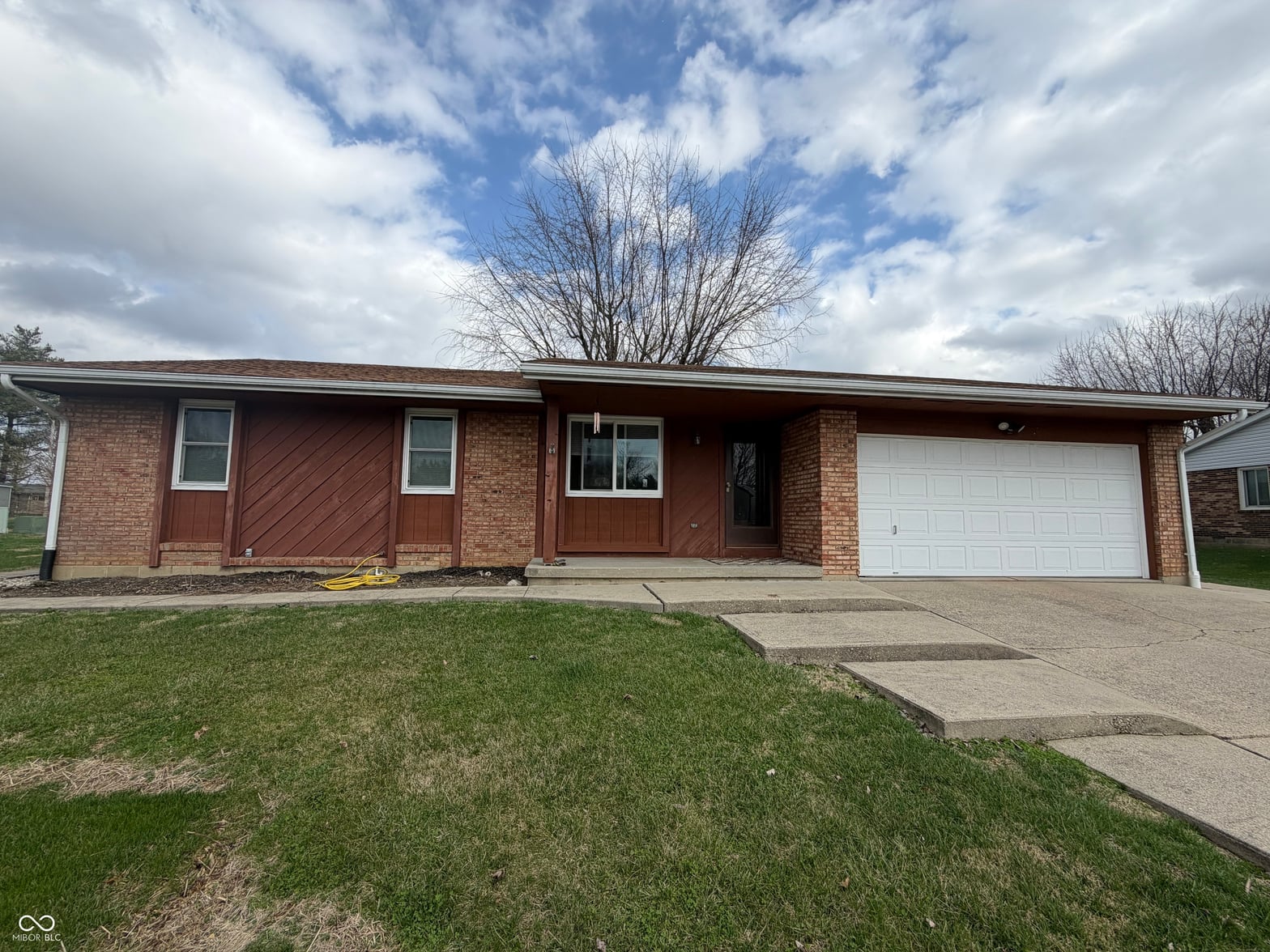 Photo of 338 Bob White Boulevard, Batesville, IN