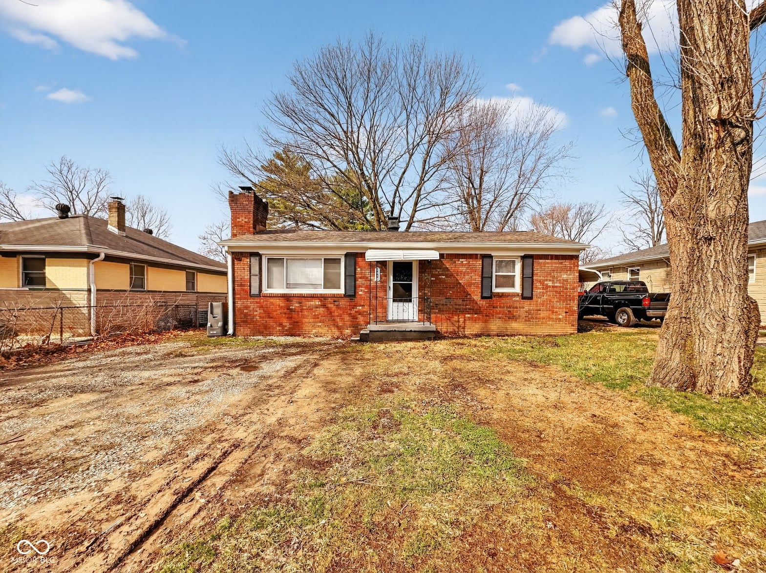 Front exterior at 2916 S Roena Street, Indianapolis, IN