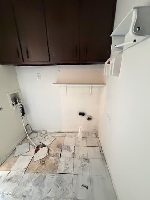 Laundry room at 6025 Wingedfoot Court, Indianapolis, IN
