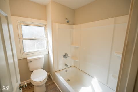 Photo of 1807 Walton Street, Anderson, IN