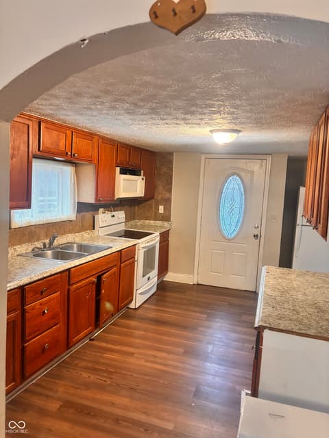 Photo of 2411 W 62nd Street, Indianapolis, IN