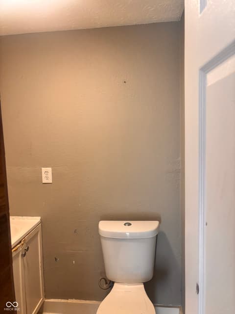 Photo of 2411 W 62nd Street, Indianapolis, IN