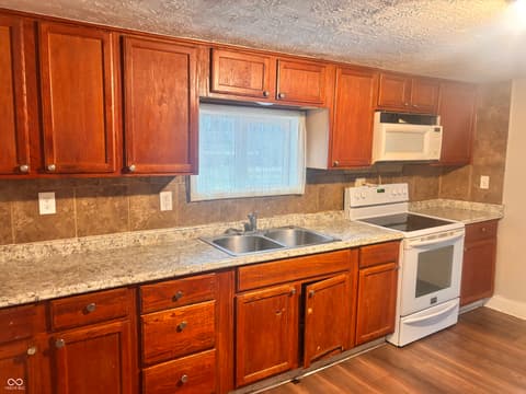 Photo of 2411 W 62nd Street, Indianapolis, IN