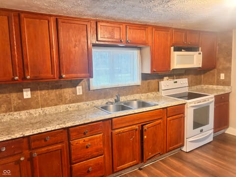 Photo of 2411 W 62nd Street, Indianapolis, IN