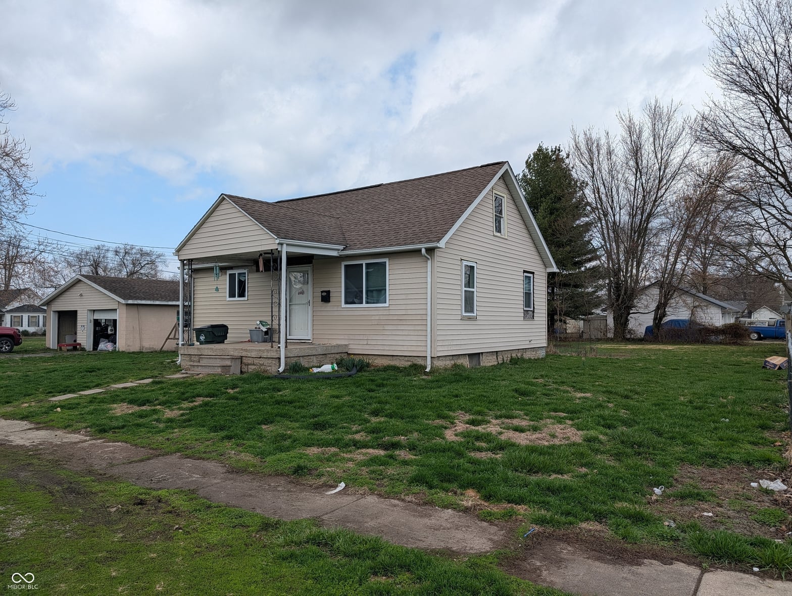 Photo of 404 Oak Street, Crothersville, IN