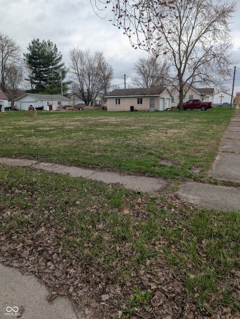 Photo of 404 Oak Street, Crothersville, IN