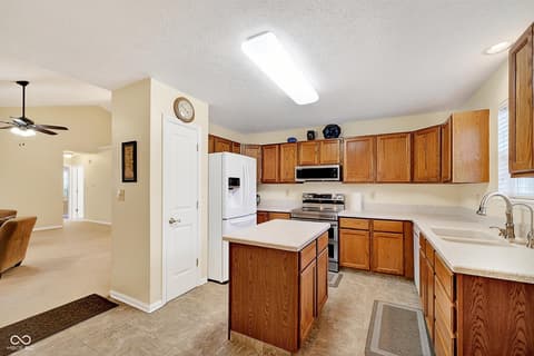 Photo of 7746 Winding Creek Drive, Indianapolis, IN