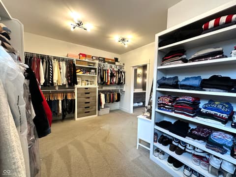 Walk In Closets — 13682 Kingston Drive, Fishers, IN