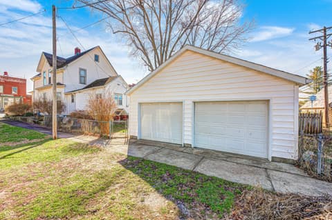 Garage at 4934 N Pearl Street, Amo, IN