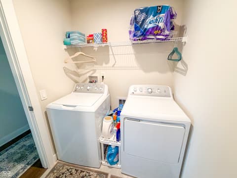 Laundry room at 2724 Stonebridge Drive, Lebanon, IN
