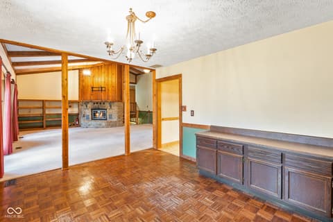 Dining room at 9852 N Woodland Drive, Mooresville, IN