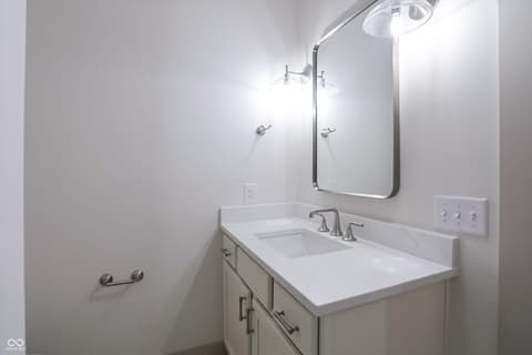 Photo of 122 E 32nd Street, Indianapolis, IN