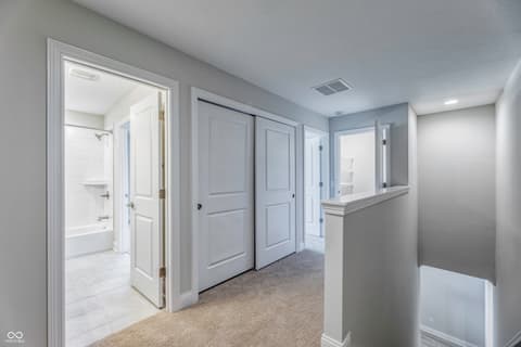 Photo of 2418 N Keenan Circle, Westfield, IN