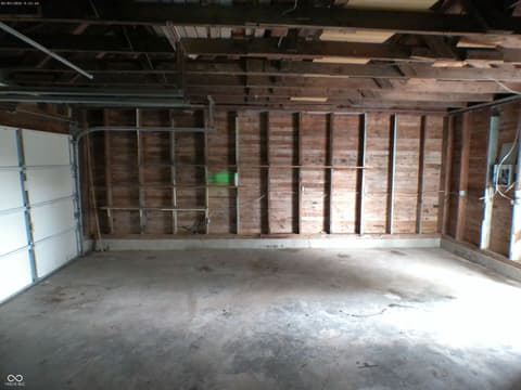 Garage at 531 Jackson Street, Hope, IN