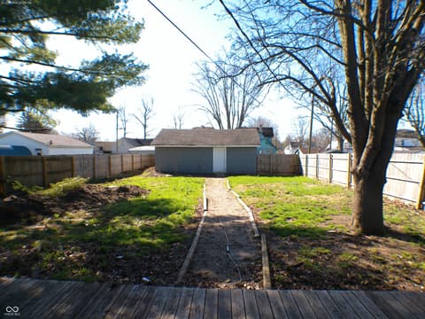 Yard at 531 Jackson Street, Hope, IN