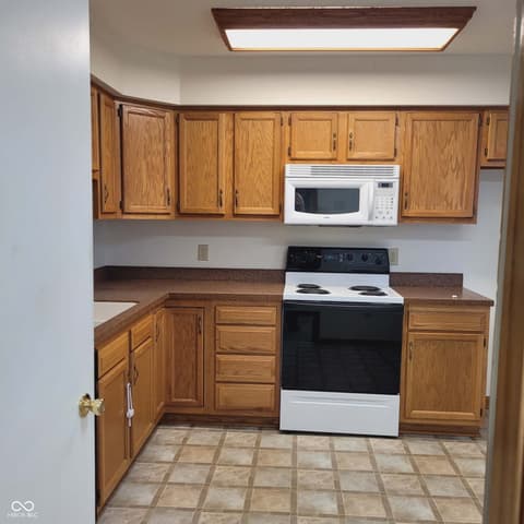 Kitchen at 8105 Bentley Farms Drive, Indianapolis, IN