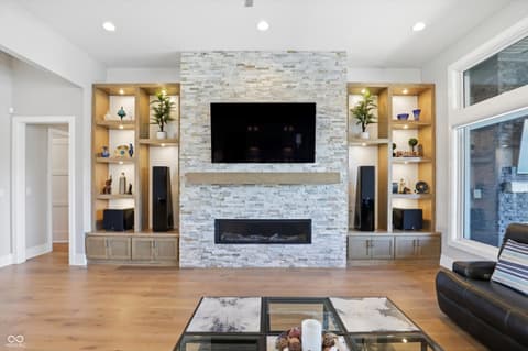 Living room at 17112 Sanders Farm Circle, Westfield, IN