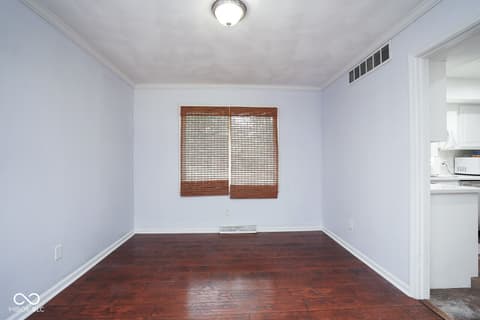 Photo of 412 Woodland West Drive, Greenfield, IN