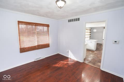 Photo of 412 Woodland West Drive, Greenfield, IN