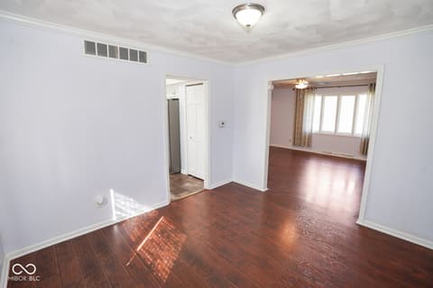 Photo of 412 Woodland West Drive, Greenfield, IN