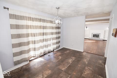Photo of 412 Woodland West Drive, Greenfield, IN