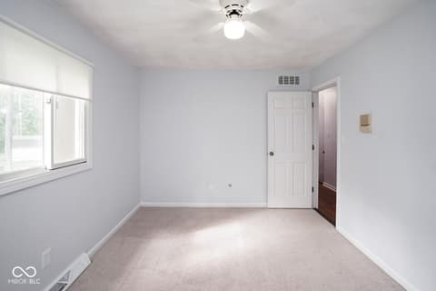 Photo of 412 Woodland West Drive, Greenfield, IN