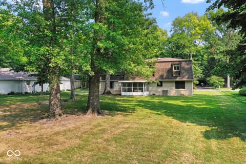 Photo of 412 Woodland West Drive, Greenfield, IN